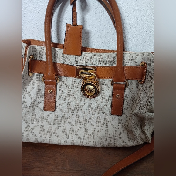 Michael Kors Tan and Cream Signature Satchel - Picture 2 of 6